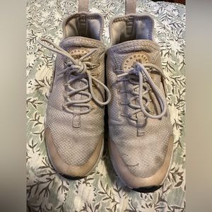 Women’s Nike Huaraches